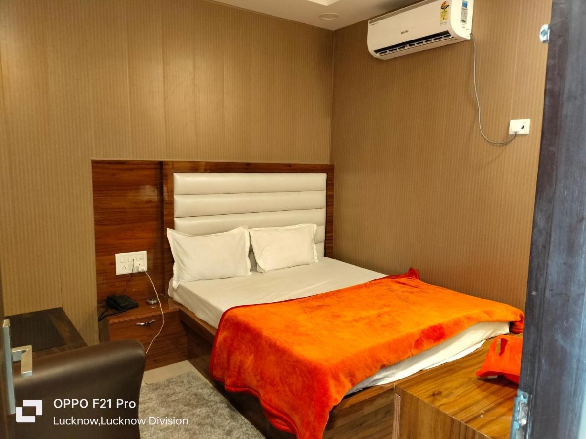 Hotel Kbs Lucknow Exterior foto